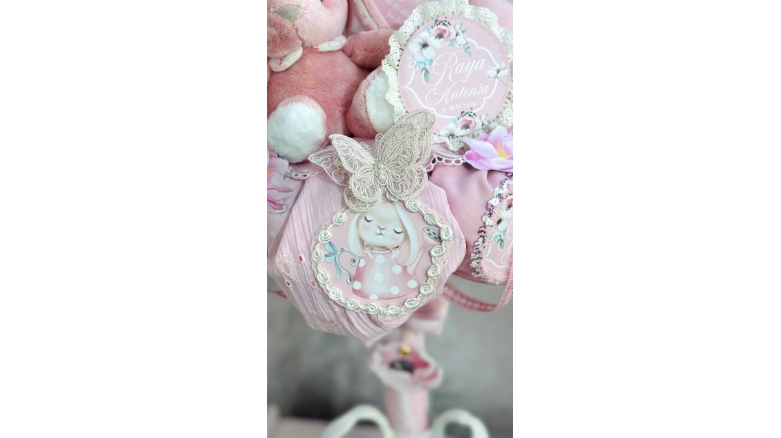 Lumanare de botez cu iepuras roz si pattern floral Happy Bunny 10